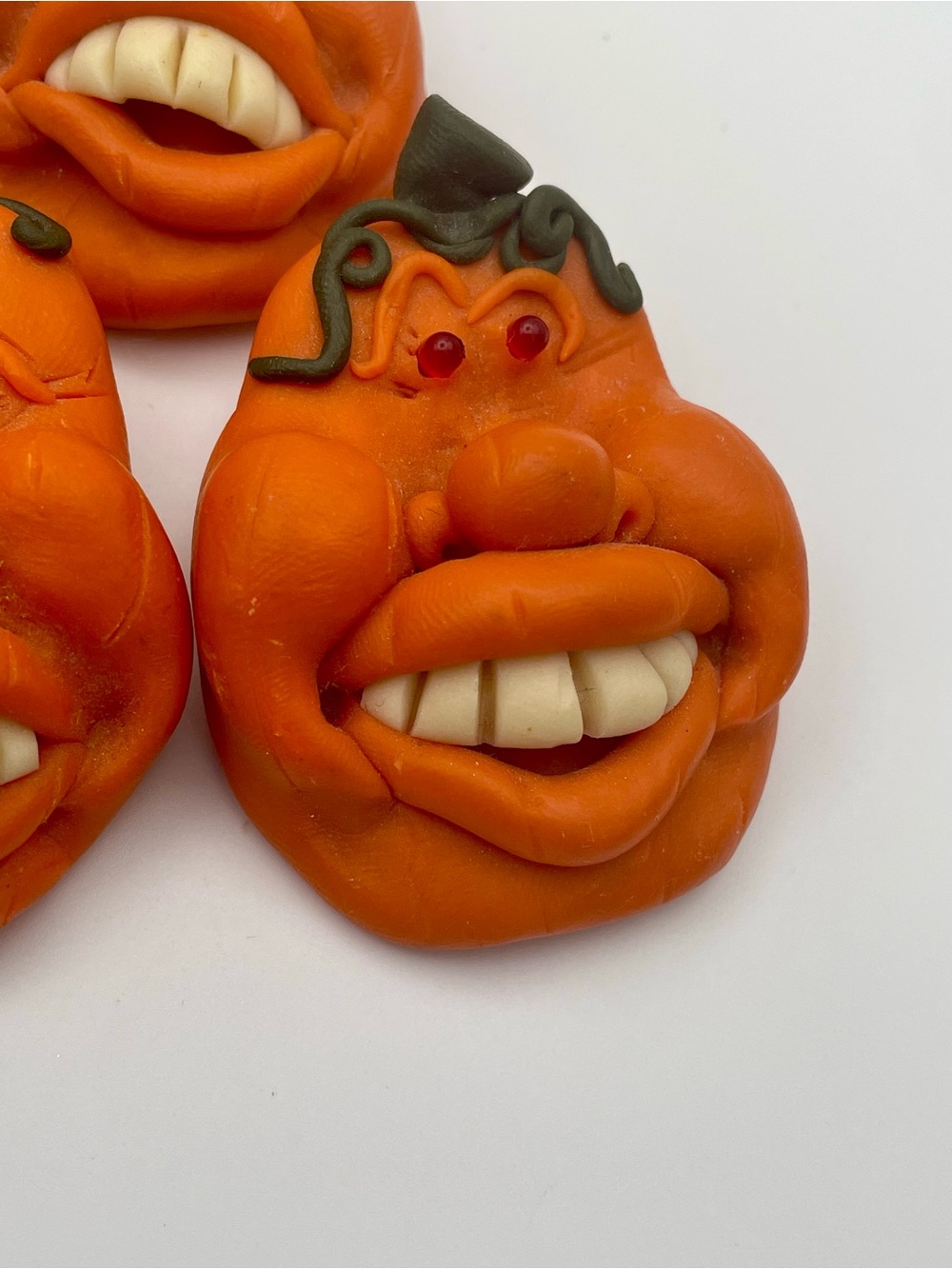 Set of 3 Whimsical Crazy Face Light Up Pumpkin Brooch Pins. Red eyes and Teeth. - Picture 3 of 6